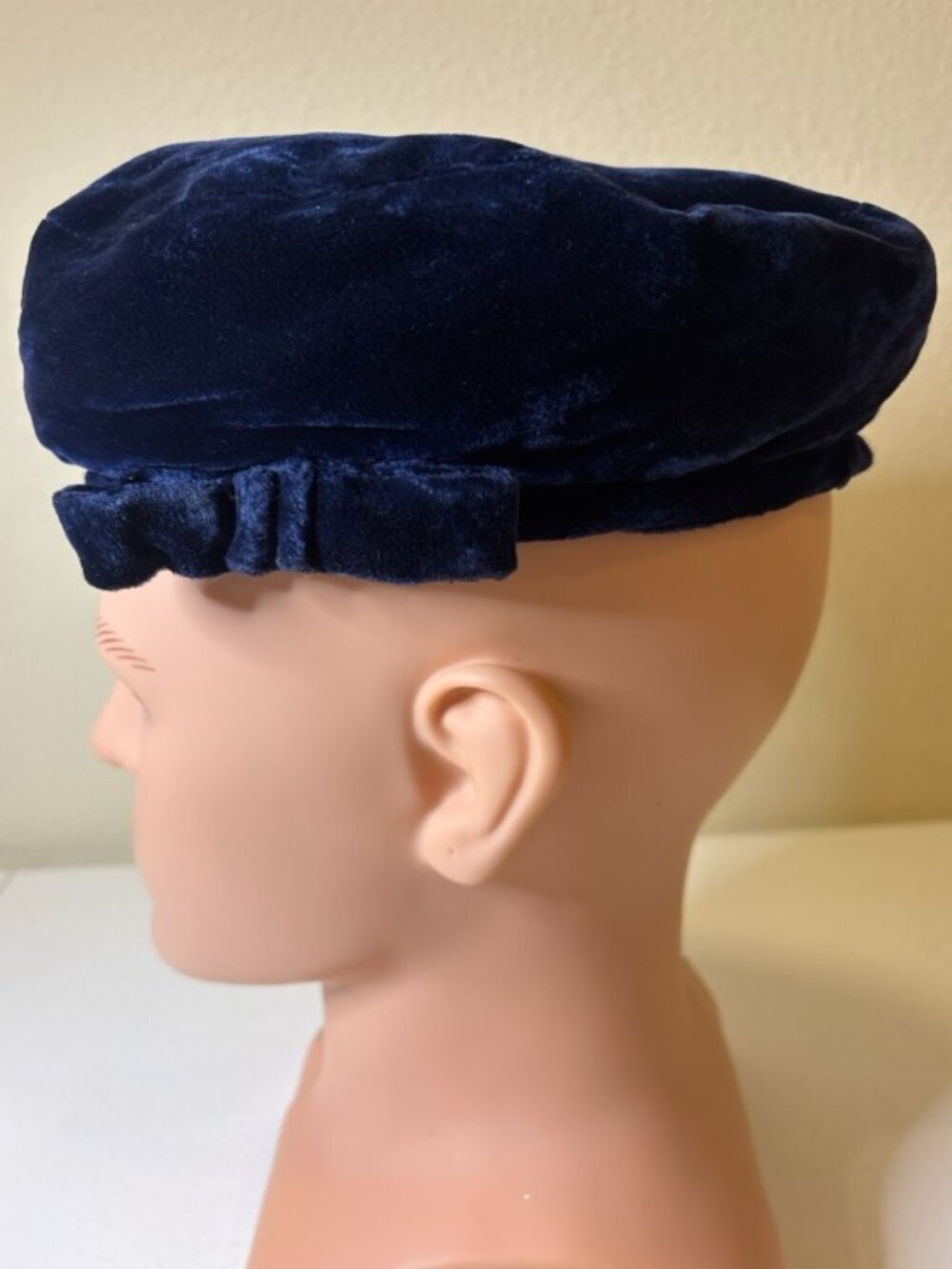 Vintage Woodward & Lothrop Navy Velvet Hat with Bow